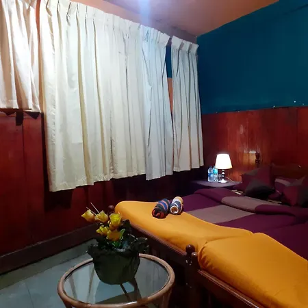 Guest house Cool Land Hot Hut & Restaurant