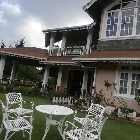 Royal Wattles Homestay *