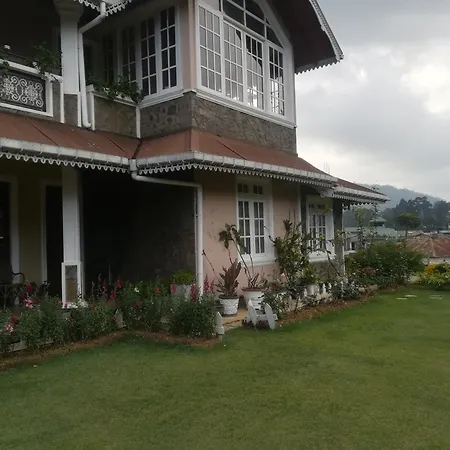 Royal Wattles Homestay *