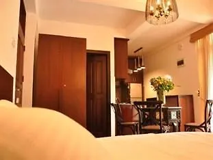 Pine Apartment *
