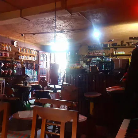 Guest house Cool Land Hot Hut & Restaurant