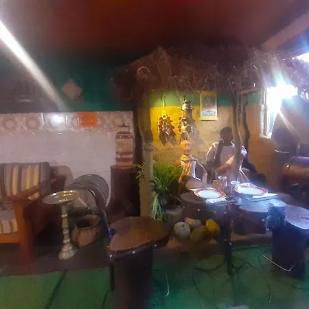 Guest house Cool Land Hot Hut & Restaurant