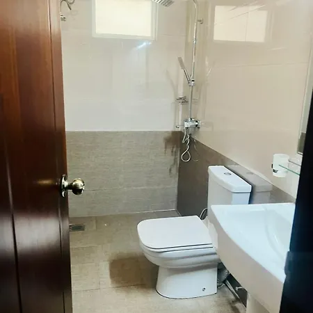 B1/2 Glenfall Residency Apartment *