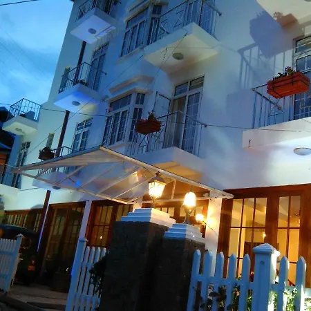 Hotel Royal Pearl Hills