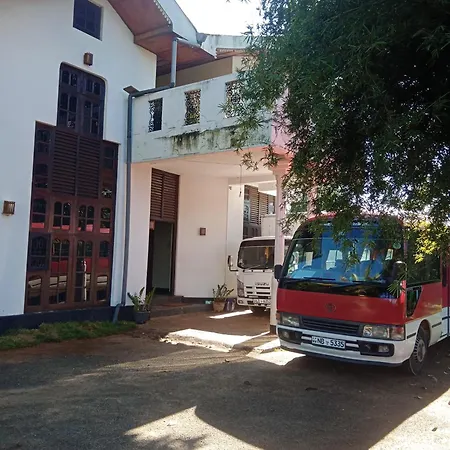 Homestay Crown