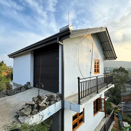 Hilltop Homestay *