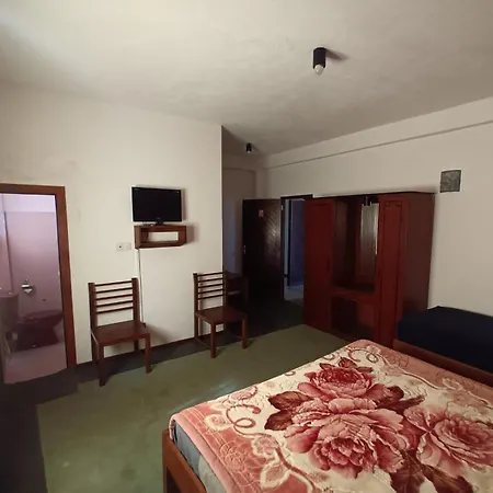 Hotel Vishmi's Rest