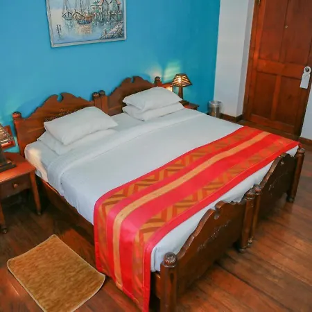 Hotel Glendower 4*