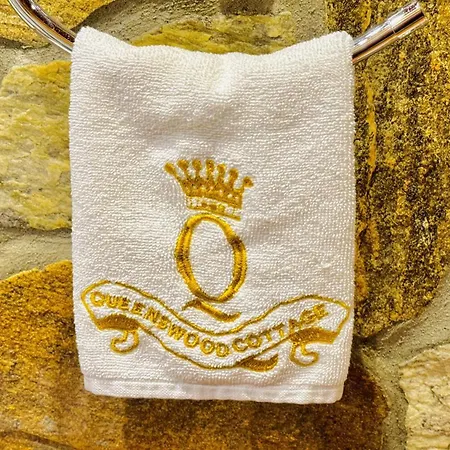 Hotel Queenswood Nuwara Eliya