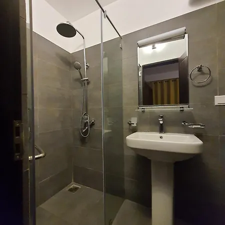 Mount View Two Bed Apartment *