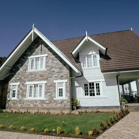 Villa Skye - *