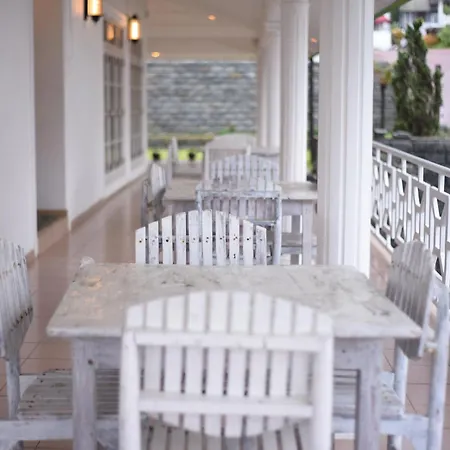 Oasis Hill Hotel 2*