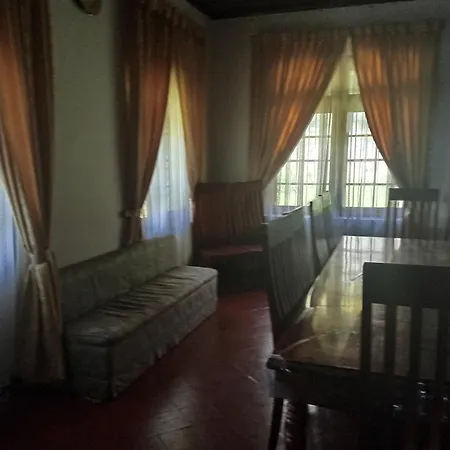 Chelthnam Holiday Bungalow *