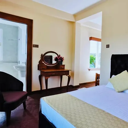 Portswood Luxury Bungalow Nuwaraeliya Villa *