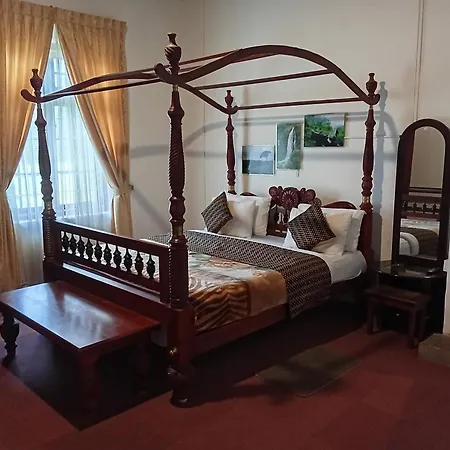 Guest house Chelthnam Holiday Bungalow *