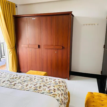 Mariners Apartment