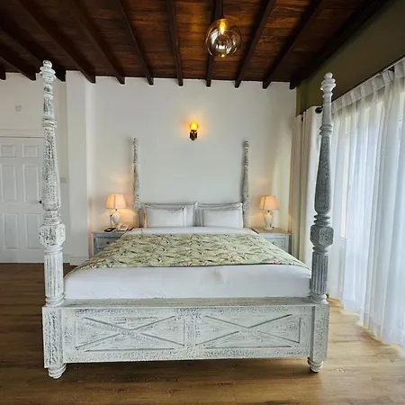 Hotel Pedro Barn At Little England