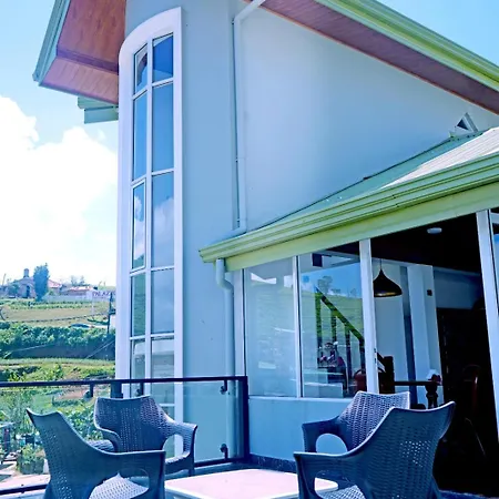 Serenity Lake View Resort *