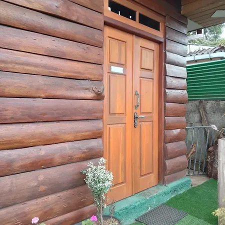 20/20 Wood Homestay *