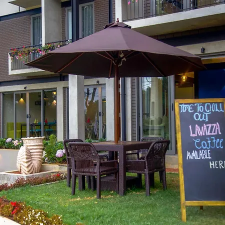 Hotel Bulwark *