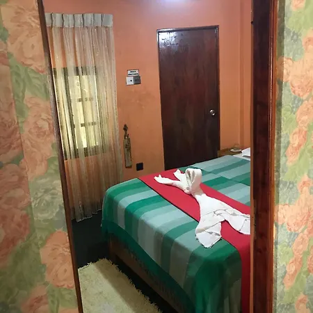 Red Wood Guest house Nuwara Eliya