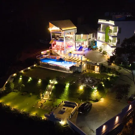 Hilldale Retreat Villa *
