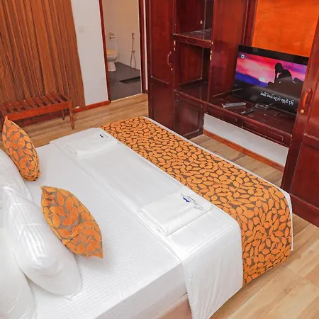 Silver Falls - Hotel Nuwara Eliya