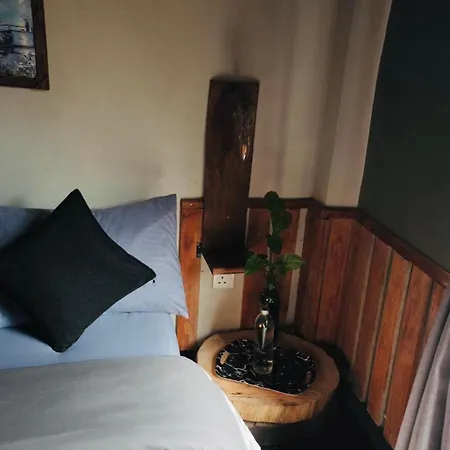 Rustique House Dbl Homestay Nuwara Eliya