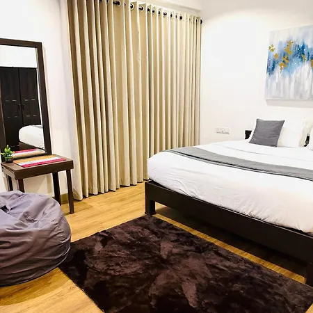 Hotel Queens Mount Glen Heights 2*