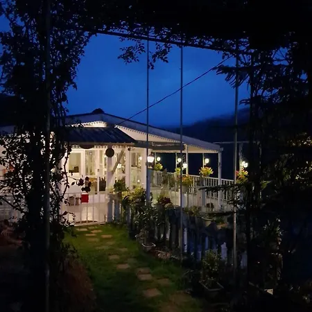 The Nuwaraeliya * Nuwara Eliya