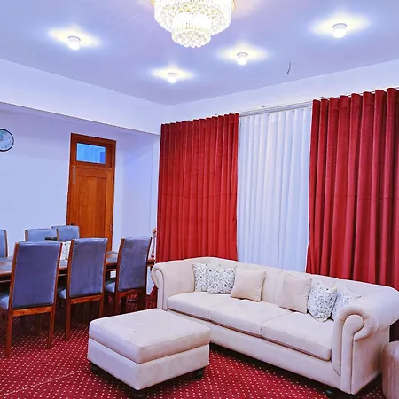 Golden Mist Nuwaraeliya Hotel *