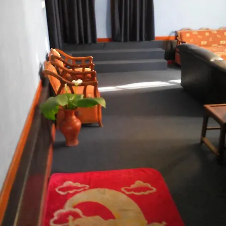 C * Nuwara Eliya
