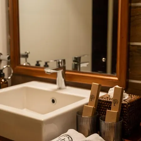 Tathya Hills - Boutique Garden Escape Bed & Breakfast