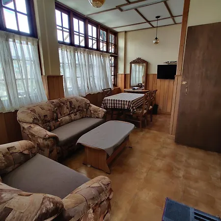Carnation Rest 4* Nuwara Eliya
