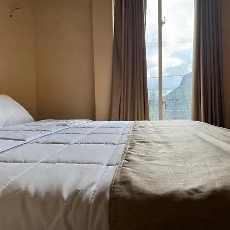 Cloudscape Breeze Hotel *