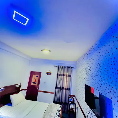 White Tower Hotel *
