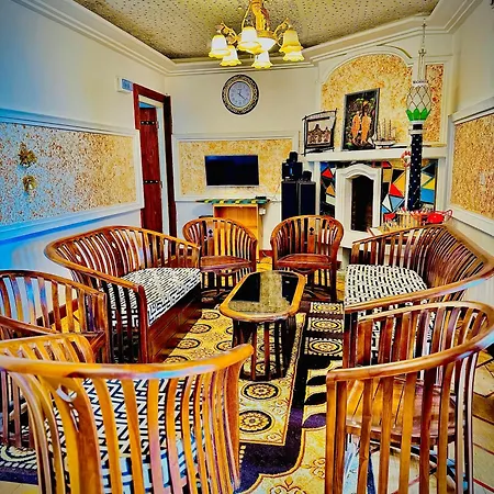 White Tower Hotel *