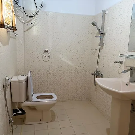Oviya Guest 3*