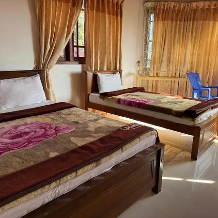 Oviya Guest Inn