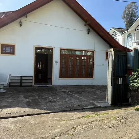 Oviya Guest Inn 3*