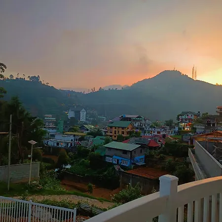 Twin Red - Luxury With Mountain View * Nuwara Eliya