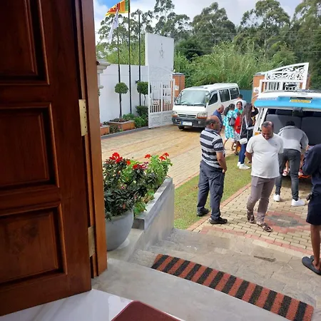 Hotel Twin Red - Luxury With Mountain View