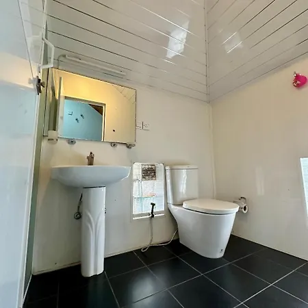 Royal Pearl Hills Hotel 3*