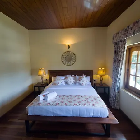 The Loris Manor Hotel *
