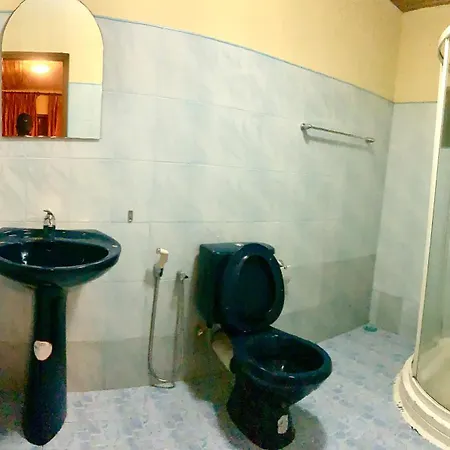 Golden King Bed & Breakfast