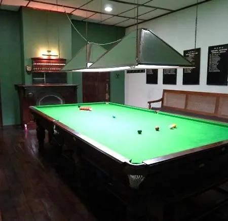 Golf Club Hotel 3*