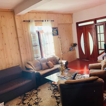 Homestay La Rose Geust House Nuwara Eliya