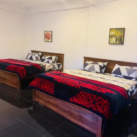 Hazel Town House Guest house *