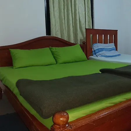 Nuwaraeliya Pearson * Nuwara Eliya