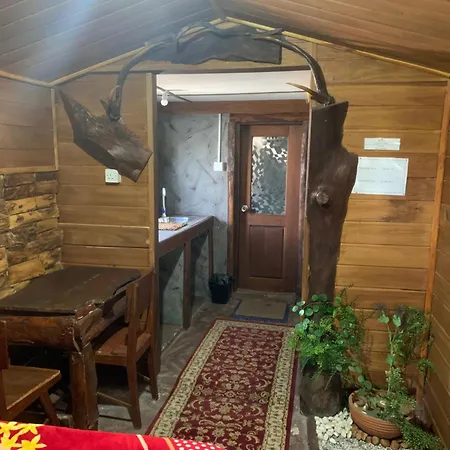 2020 Wooden Homestay Nuwara Eliya